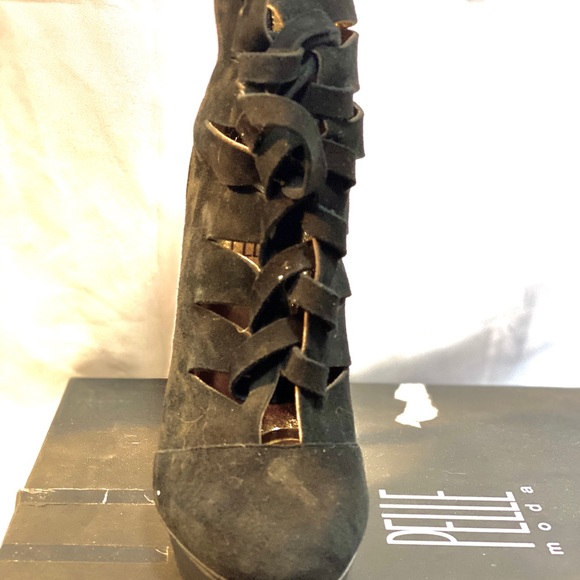 Pelle Moda High Heel Boots. Limited design - Picture 3 of 9